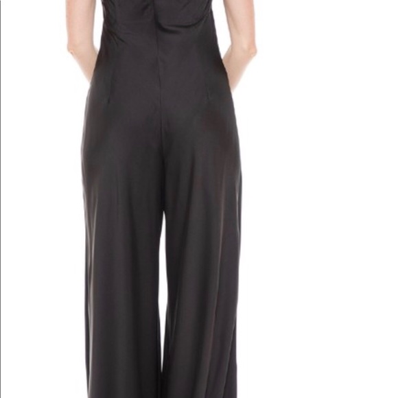 Halter jumpsuit - Picture 2 of 2